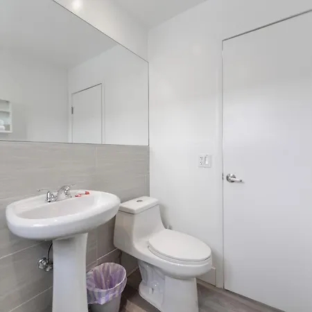 Studio With Balcony And Parking - M47 Hollywood Exterior photo